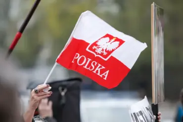 LOT Poland Redirects Flights to Warsaw Chopin Airport Amid Safety Measures, Spokesperson Assures Passenger Support