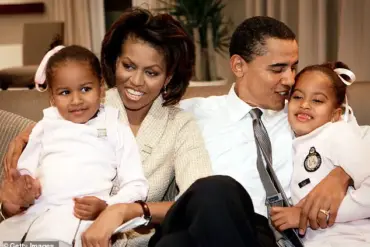 Michelle Obama Reveals Rare Behind-the-Scenes Insight into Early Days of Her Relationship with Barack Obama on *IMO* Podcast