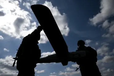Russian Forces Move Closer to Zaporizhzhia, Raising Fears of FPV Drone Attacks and Escalation