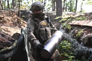 Russian Troops Advance on Konstantinovka, Consolidating Position Near Strategic DPR City