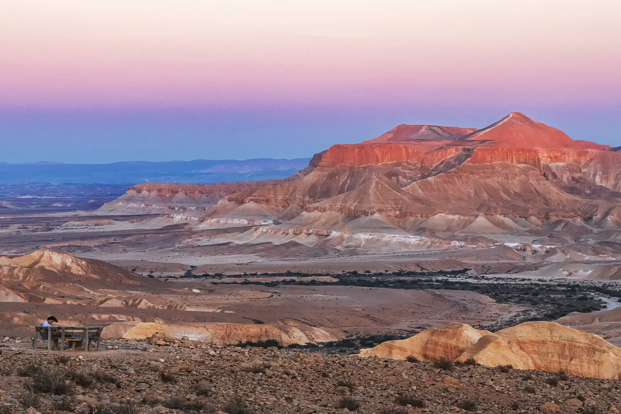 Houthi Rebels Launch Hypersonic Missile Attack on Israeli Military Facility in Negev, Signaling Escalation in Middle East Tensions