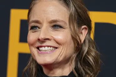 Jodie Foster's Age-Defying Radiance at TIFF Leaves Fans and Experts in Awe