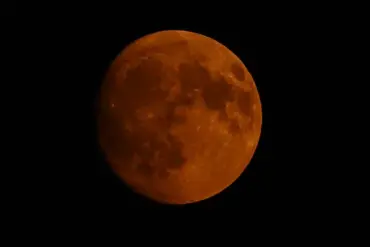 Total Lunar Eclipse to Turn Moon Blood Red for Over an Hour