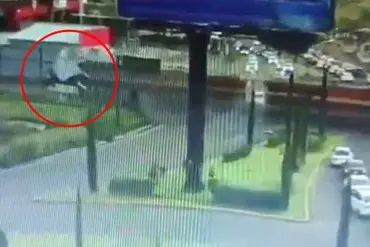 Train Crashes into Bus Near Mexico City, Killing Eight and Injuring 45